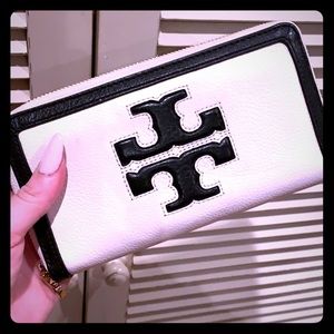 Tory Burch Wallet